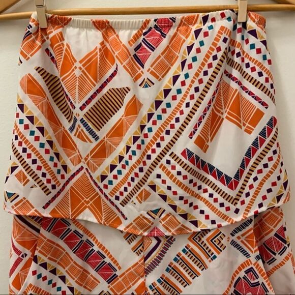 Everley Strapless Summer Romper Size Small - Picture 2 of 9